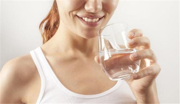 多喝水有利于减肥吗