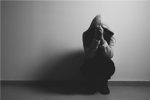 抑郁症的早期症状有哪些表现 学会自我调节抑郁症