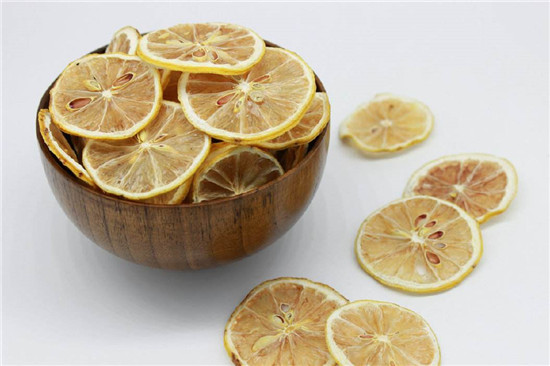 干柠檬片的热量高不高 干柠檬片和新鲜柠檬的区别
