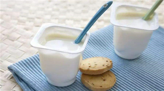 空腹喝酸牛奶有好处吗 酸牛奶有哪些保健作用