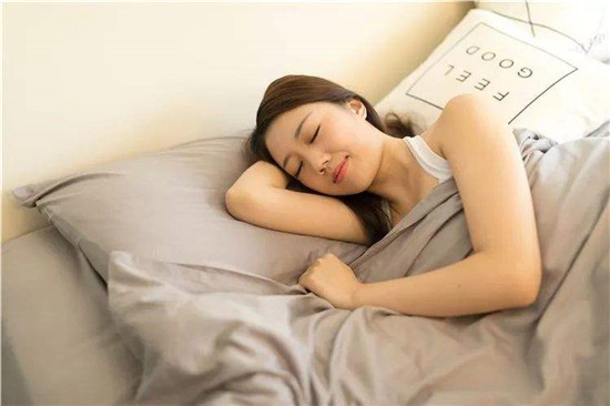 睡前这几个坏习惯不能有 小心影响肝脏健康