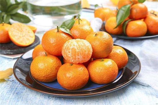 砂糖橘吃多了皮肤真的会变黄 吃砂糖橘皮肤为什么会变黄