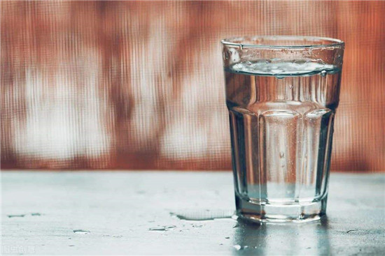 喝纯净水会骨质疏松吗 喝纯净水好还是自来水好