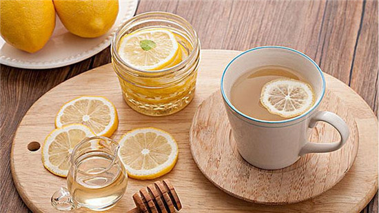 隔夜的蜂蜜柠檬水还能喝吗 蜂蜜柠檬水的保存方法