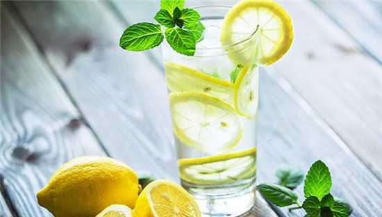 柠檬水是越浓越好吗 怎样正确的服用柠檬水